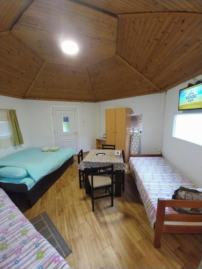 Petkovic Apartmani 1 Тиват Экстерьер фото