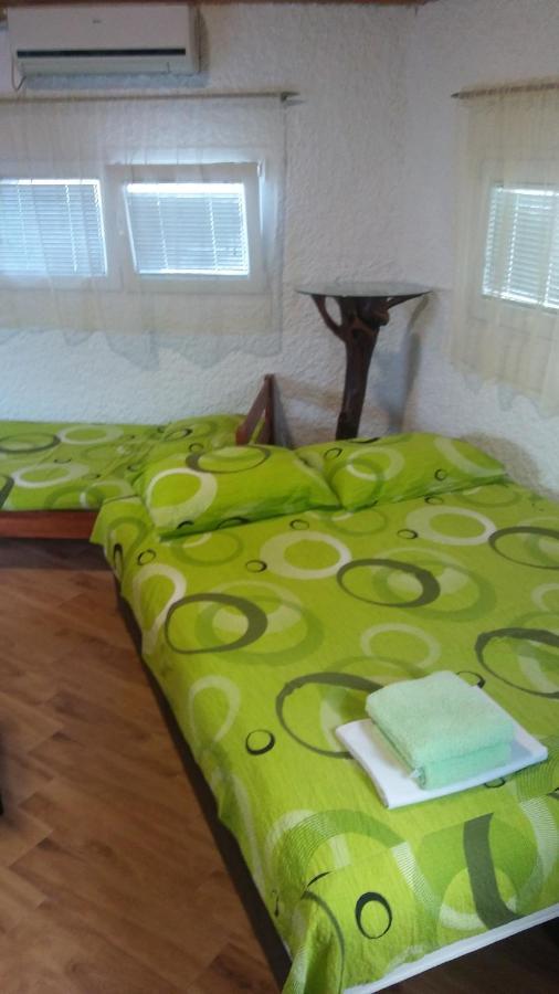 Petkovic Apartmani 1 Тиват Экстерьер фото