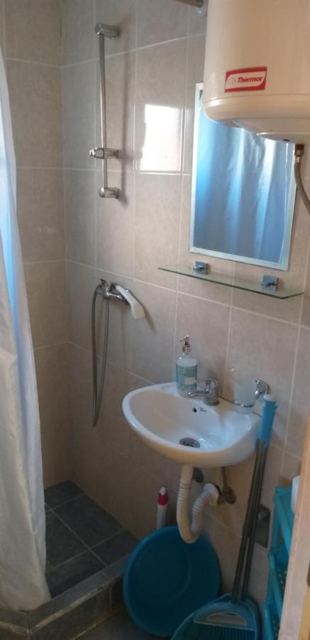 Petkovic Apartmani 1 Тиват Экстерьер фото