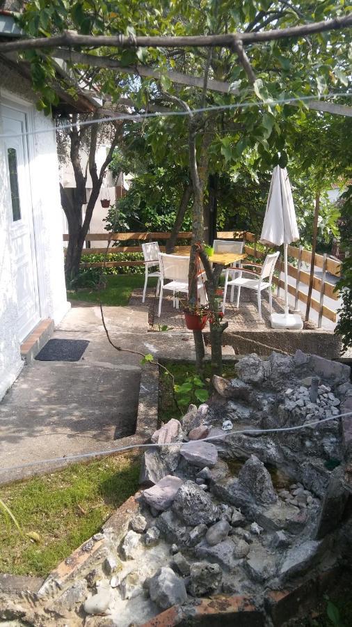 Petkovic Apartmani 1 Тиват Экстерьер фото